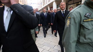 Zadar, 241112.
Obiljezavanje Dana grada Zadra i dolazak generala Ante Gotovine pocasnog gradjanina grada Zadra. Ante Gotovina je nakon katedrale krenuo Kalelargom prema HNK gdje se odrzava svecana sjednica povodom Dana grada.
Na fotografiji: general Ante Zadar, 241112.
Obiljezavanje Dana grada Zadra i dolazak generala Ante Gotovine pocasnog gradjanina grada Zadra. Ante Gotovina je nakon katedrale krenuo Kalelargom prema HNK gdje se odrzava svecana sjednica povodom Dana grada.
Na fotografiji: general Ante