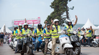 Spektakularni defile vespaša, foto: Vinko Pešić Spektakularni defile vespaša, foto: Vinko Pešić