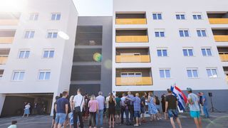 Premijer Plenković sudjelovao na svečanosti primopredaje ključeva POS-ovih stanova Premijer Plenković sudjelovao na svečanosti primopredaje ključeva POS-ovih stanova