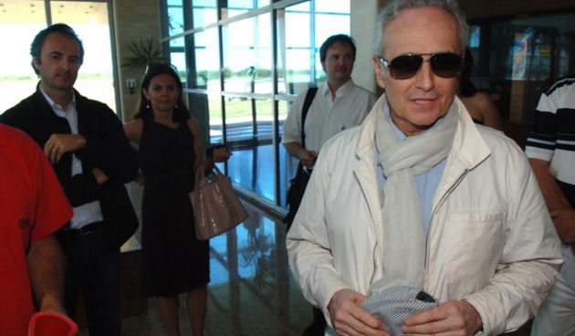 Zadar, 190709.
Jedan od najpoznatijih svjeskih tenora Jose Carreras koji 21. srpnja nastupa na zadarskom Forumu, sletio je danas u 12.15 u zracnu luku Zemunik.
Foto: Andrija Lucic / CROPIX