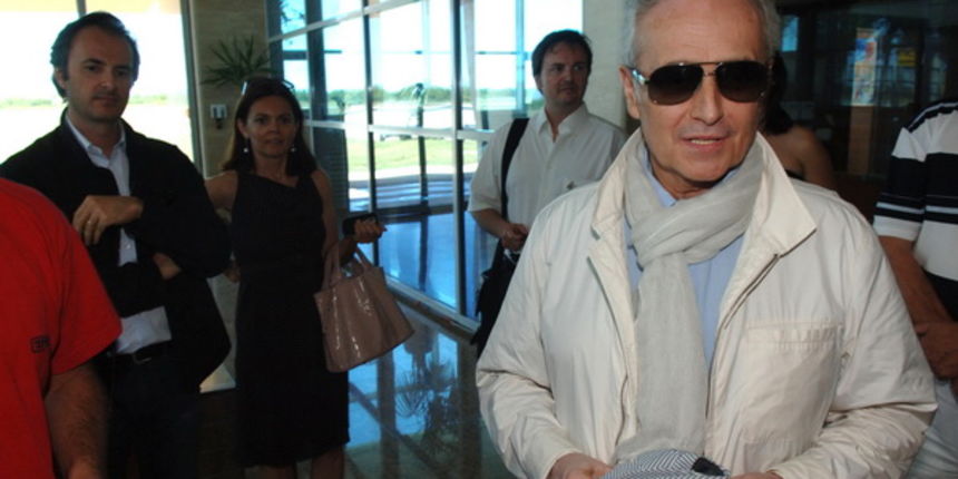 Zadar, 190709.
Jedan od najpoznatijih svjeskih tenora Jose Carreras koji 21. srpnja nastupa na zadarskom Forumu, sletio je danas u 12.15 u zracnu luku Zemunik.
Foto: Andrija Lucic / CROPIX