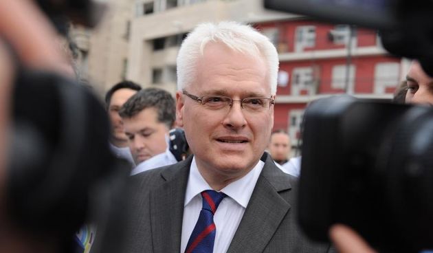 Knin – Predsjednik Ivo Josipovic u sklopu predizborne kampanje za izbor predsjednika Republike Hrvatske posjetio Knin. Photo: Hrvoje Jelavic/PIXSELL