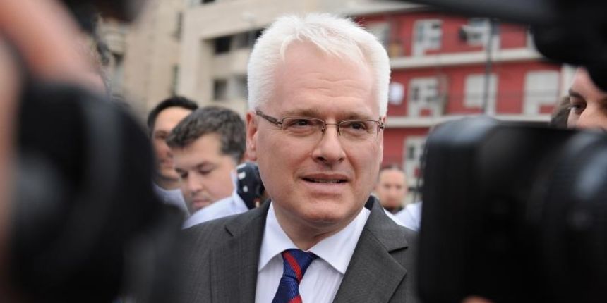 Knin – Predsjednik Ivo Josipovic u sklopu predizborne kampanje za izbor predsjednika Republike Hrvatske posjetio Knin. Photo: Hrvoje Jelavic/PIXSELL