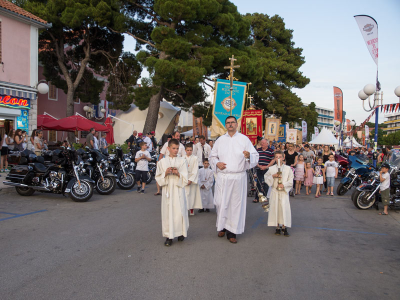 OLYMPUS DIGITAL CAMERA OLYMPUS DIGITAL CAMERA