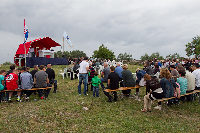 Svečana misa na Petrini i blagoslov bibinjskog polja Svečana misa na Petrini i blagoslov bibinjskog polja