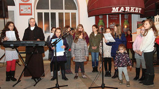 Bibinje: Božićni sajam na Trgu Franje Tuđmana Bibinje: Božićni sajam na Trgu Franje Tuđmana