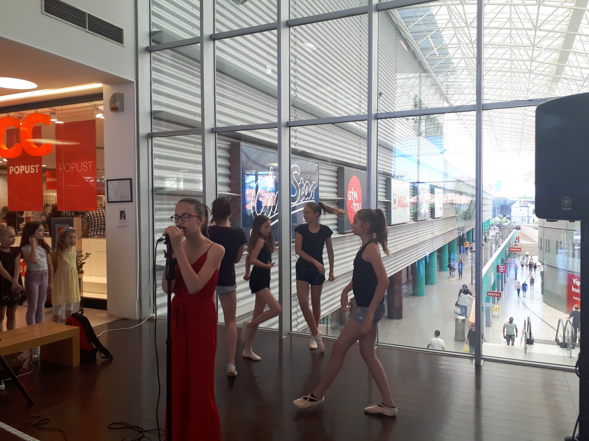 Pjevačko natjecanje “Golden Voice” u City Galleriji Pjevačko natjecanje “Golden Voice” u City Galleriji