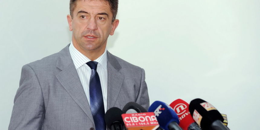 Zagreb, 030709. Ministar zdravstva Darko Milinovic potvrdio je prvi slucaj svinjske gripe u Hrvatskoj i to kod pacjentice u Splitu koja se vratila iz Australije. Foto: Damir Krajac / CROPIX Zagreb, 030709. Ministar zdravstva Darko Milinovic potvrdio je prvi slucaj svinjske gripe u Hrvatskoj i to kod pacjentice u Splitu koja se vratila iz Australije. Foto: Damir Krajac / CROPIX