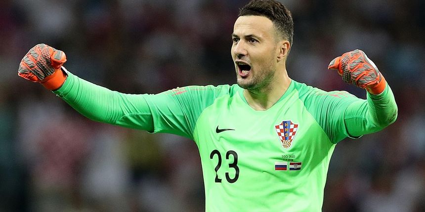 5. Eksplozija Subašića – Vratar Danijel Subašić bio je apsolutni junak raspucavanja jedanaesteraca u osmini finala i četvrtfinalu SP-a. ‘Suba’ je protiv Danske skinuo tri, a protiv Rusije dva jedanaesterca i tako postao jedan od najvećih junaka Mundijala 5. Eksplozija Subašića – Vratar Danijel Subašić bio je apsolutni junak raspucavanja jedanaesteraca u osmini finala i četvrtfinalu SP-a. ‘Suba’ je protiv Danske skinuo tri, a protiv Rusije dva jedanaesterca i tako postao jedan od najvećih junaka Mundijala