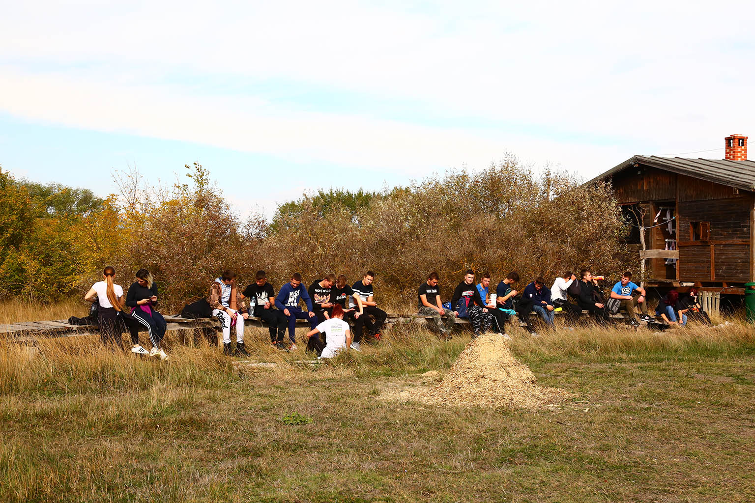 Na Vranskom jezeru održana akcija krčenja vegetacije Na Vranskom jezeru održana akcija krčenja vegetacije
