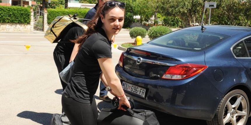 7.05.2015., Vodice – U vodickom hotelu Olympia okupila se zenska kosarkaska reprezatacija koja se priprema za Europsko prvenstvo koje ce se odrzati u lipnju u Madjarskoj i Rumunjskoj. Carmen Miloglav. Photo: Hrvoje Jelavic/PIXSELL 7.05.2015., Vodice – U vodickom hotelu Olympia okupila se zenska kosarkaska reprezatacija koja se priprema za Europsko prvenstvo koje ce se odrzati u lipnju u Madjarskoj i Rumunjskoj. Carmen Miloglav. Photo: Hrvoje Jelavic/PIXSELL