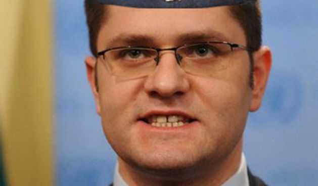 Jeremić s kokardom (Foto: Tportal.hr)