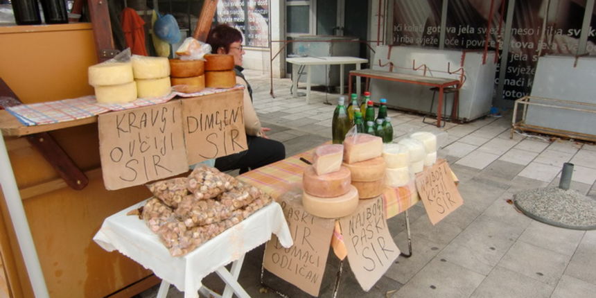 Prodavacice sira i mlijecnih proizvoda na Zadarskoj trznici, Foto: Ana Dukic Prodavacice sira i mlijecnih proizvoda na Zadarskoj trznici, Foto: Ana Dukic