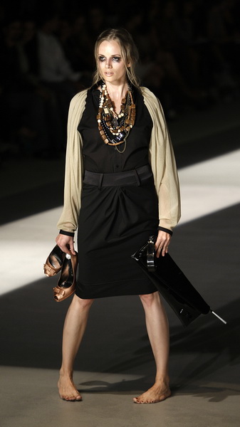 Zagreb, 250909.
U staroj tvornici Zagrepcanka od 24.09.-26.09. odrzava se modna revija Dove Fashion.hr.
Modna revija: Ivica Klaric.
Foto: Dragan Matic / Cropix