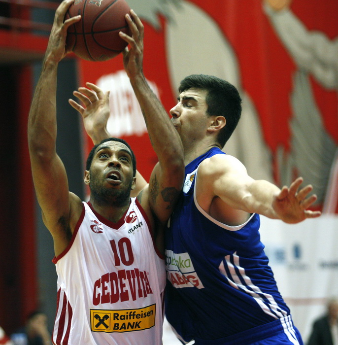 Zagreb, 220513Dvorana II Doma sportova.Kosarkaska utakmica pulufinale doigravanja za prvaka Hrvatske (2 utakmica) Cedevita – Zadar.Na slici: Maurice Kitchen 10, Jozo Brkic 19.Foto: Nenad Dugi / CROPIX Zagreb, 220513Dvorana II Doma sportova.Kosarkaska utakmica pulufinale doigravanja za prvaka Hrvatske (2 utakmica) Cedevita – Zadar.Na slici: Maurice Kitchen 10, Jozo Brkic 19.Foto: Nenad Dugi / CROPIX