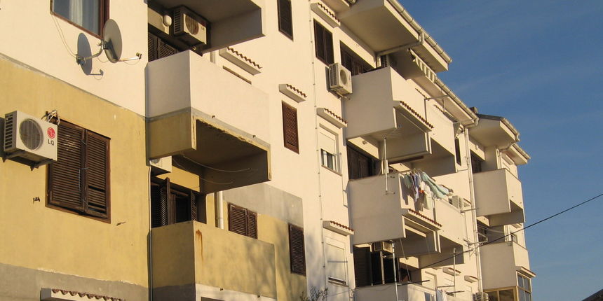 Nova zgrada Ureda za katastar Pag (Foto: J. Portada) Nova zgrada Ureda za katastar Pag (Foto: J. Portada)