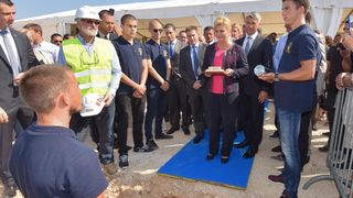 Predsjednica Kolinda Grabar Kitarović otvorila radove na zgradi putničkog terminala u Gaženici. Photo: Dino Stanin/PIXSELL Predsjednica Kolinda Grabar Kitarović otvorila radove na zgradi putničkog terminala u Gaženici. Photo: Dino Stanin/PIXSELL