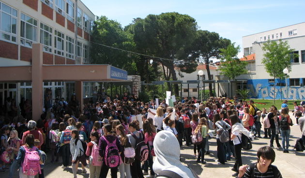 OŠ Šime Budinića, učenici, školsko dvorište