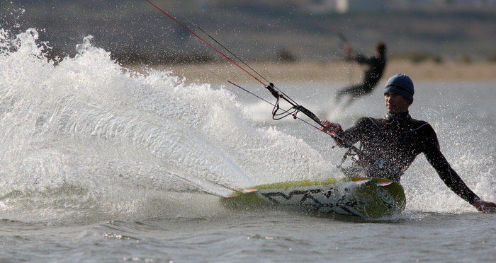 Zadar, 050411.
Nekoliko surfera iskoristilo je buru i suncan  dan za surfanje na plazi Zdrijac u Ninu.
Foto: Vladimir Ivanov / CROPIX