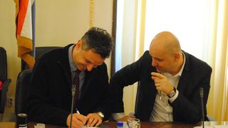 Ministar Tolušić potpisao ugovore za sanaciju šteta od poplave Ministar Tolušić potpisao ugovore za sanaciju šteta od poplave