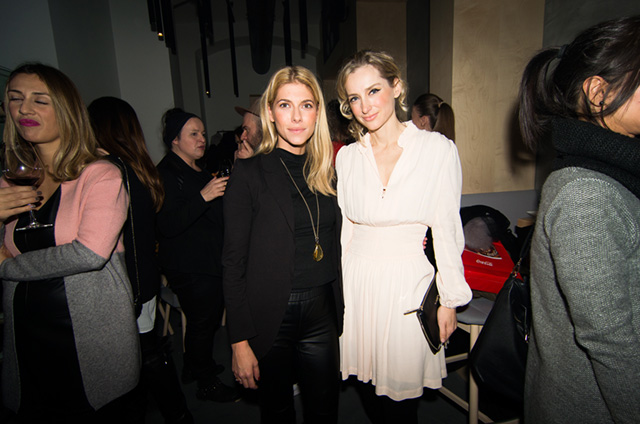 Jučer je Zagreb postati bogatiji za još jednu destinaciju za opuštanje Bistroteka Bar, u kojoj će svi posjetitelji moći uživati u bogatoj ponudi whiskey-a, cognaca, gina, ruma, koktela, kojeg će prepoznati svi ljubitelji ovog jedinstvenog užitka. Dobru Jučer je Zagreb postati bogatiji za još jednu destinaciju za opuštanje Bistroteka Bar, u kojoj će svi posjetitelji moći uživati u bogatoj ponudi whiskey-a, cognaca, gina, ruma, koktela, kojeg će prepoznati svi ljubitelji ovog jedinstvenog užitka. Dobru