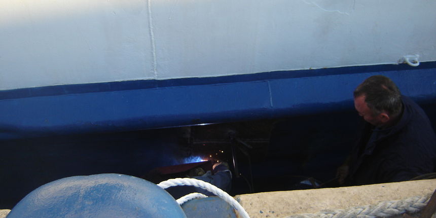 “Bartol Kašić” udario u držač lukobrana na Silbi (Foto: mmpi.hr) “Bartol Kašić” udario u držač lukobrana na Silbi (Foto: mmpi.hr)