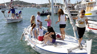 Murter, 021011.
U Murteru odrzana tradicionalna regata brodica ” Latinsko idro” gdje je sudjelovalo sedamdesetak posada.
Na slici: zenska posada.
Foto: Jadran Babic / CROPIX Murter, 021011.
U Murteru odrzana tradicionalna regata brodica ” Latinsko idro” gdje je sudjelovalo sedamdesetak posada.
Na slici: zenska posada.
Foto: Jadran Babic / CROPIX