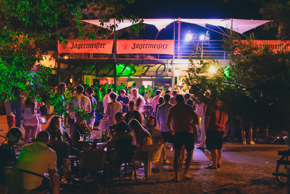 Turanjska fešta u Menfisto baru, 16.7.2015. (foto: Ivan Toman) Turanjska fešta u Menfisto baru, 16.7.2015. (foto: Ivan Toman)