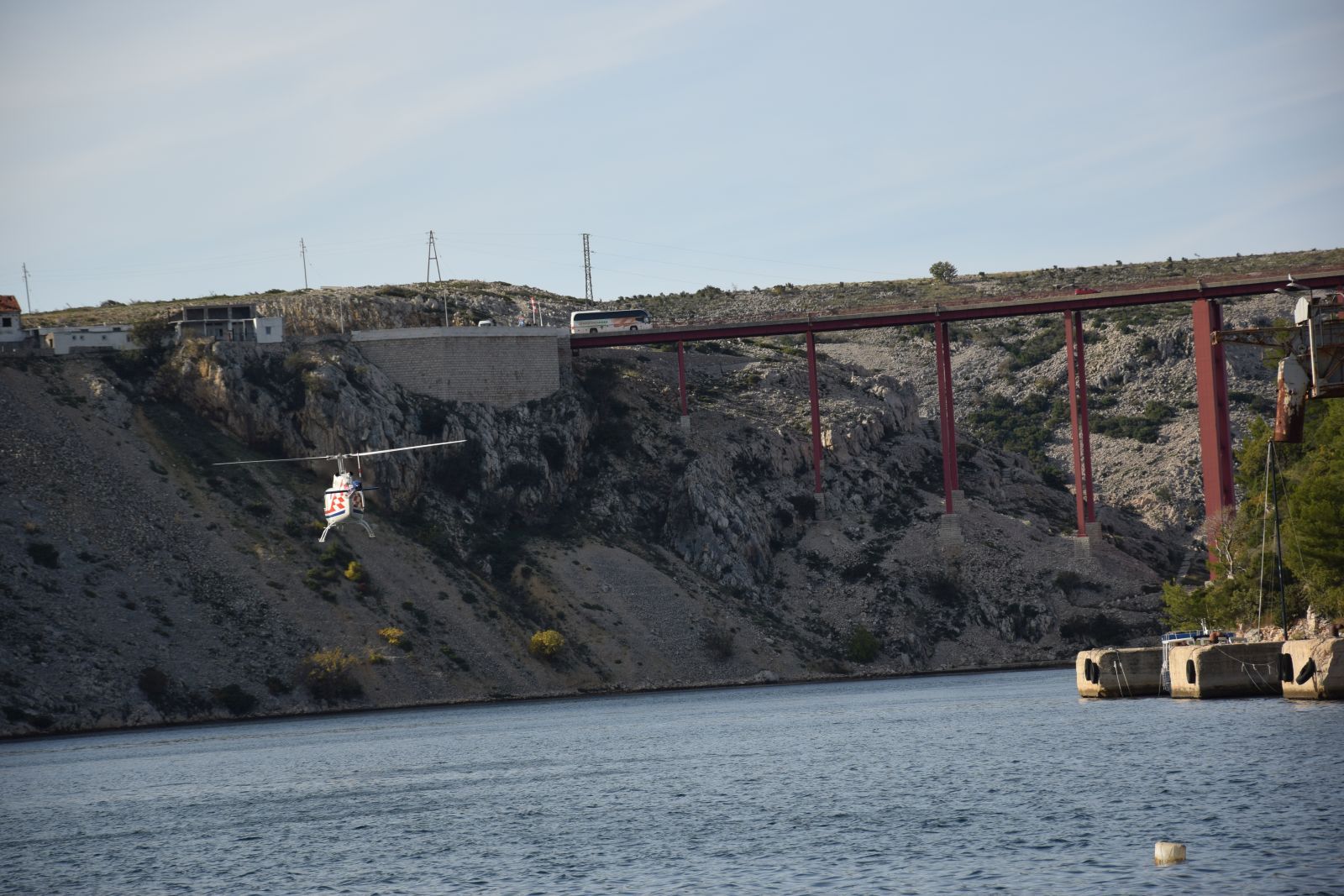U Novskom ždrilu i dalje traje intenzivna potraga za nestalim pilotom