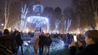 Na Zrinjevcu otvoren Advent u Zagrebu