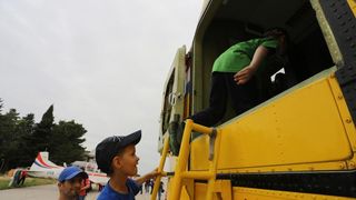 Štićenici humanitarne udruge “Jak kao Jakov” u posjeti zračnoj bazi Zemunik, Foto: Filip Brala/PIXSELL Štićenici humanitarne udruge “Jak kao Jakov” u posjeti zračnoj bazi Zemunik, Foto: Filip Brala/PIXSELL