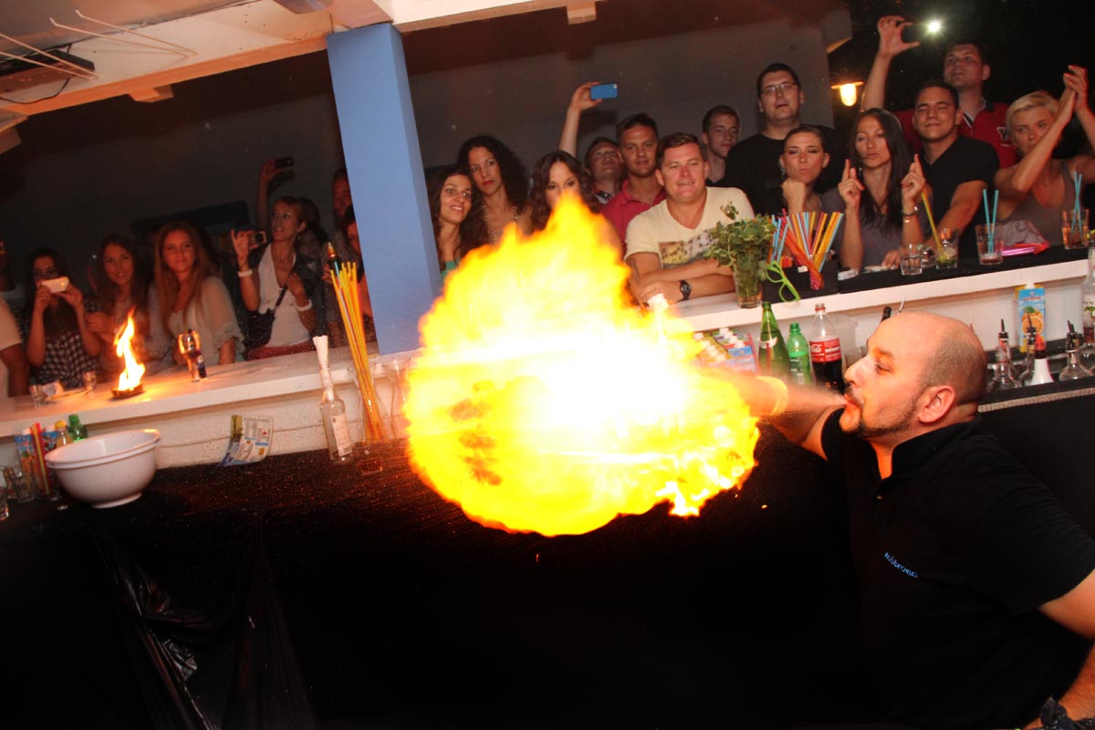 Noštromo bar Vir: Crazy flame night vol #3, foto: Iva Perinčić Noštromo bar Vir: Crazy flame night vol #3, foto: Iva Perinčić