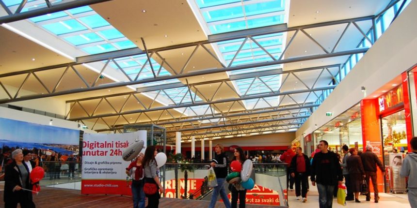 SUPERNOVA Otvorenje 11. 11. ’10, foto: Tea Balog SUPERNOVA Otvorenje 11. 11. ’10, foto: Tea Balog