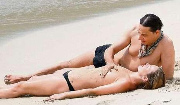 Kate Moss izležava se u toplesu (Tportal.hr)