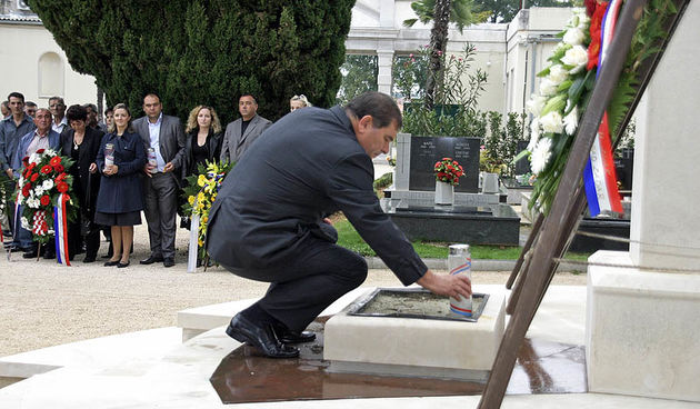 Image 1187203 (auto)