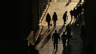 Približavanjem zimskog solsticija, odnosno tkzv. suncostaja dani su sve kraći, a sjene izražajnije.  Photo: Filip Brala/PIXSELL