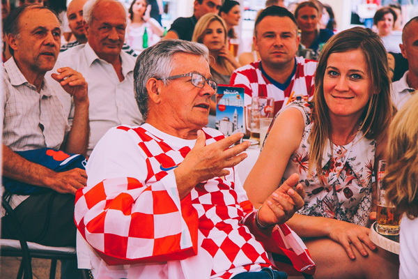 Euro 2016: Utakmica između Hrvatske i Češke gledala se u brojnim zadarskim lokalima i kafićima.
