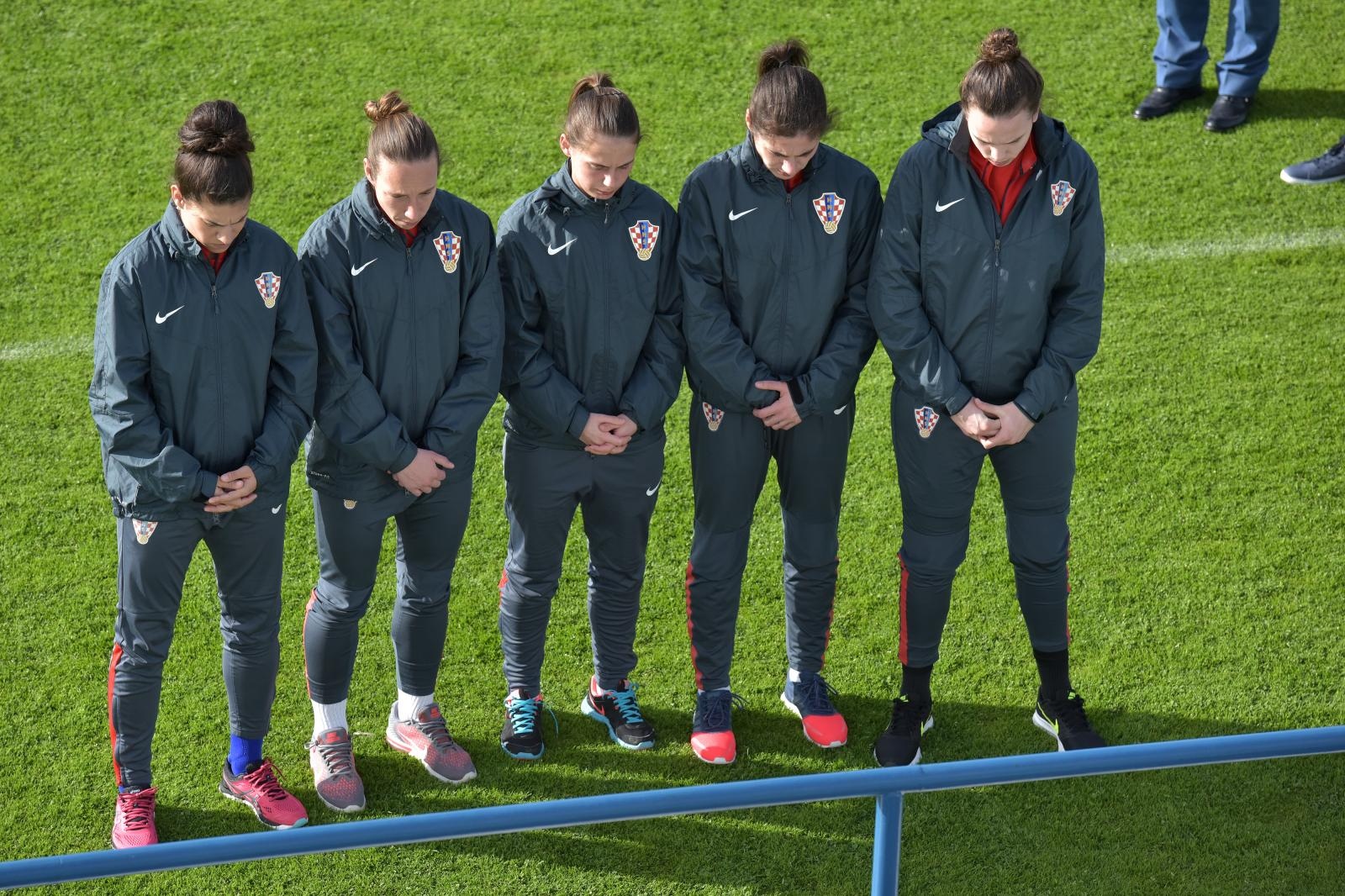 Na stadionu u Stanovima obilježena 10. obljetnica smrti Hrvoja Ćustića Na stadionu u Stanovima obilježena 10. obljetnica smrti Hrvoja Ćustića