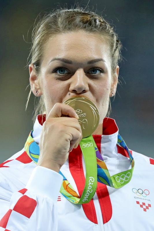 PI Rio de Janeiro, ceremonija dodjele medalja u ženskom disku: zlatnu medalju osvojila je Sandra Perković. Photo: Igor Kralj/PIXSELL PI Rio de Janeiro, ceremonija dodjele medalja u ženskom disku: zlatnu medalju osvojila je Sandra Perković. Photo: Igor Kralj/PIXSELL
