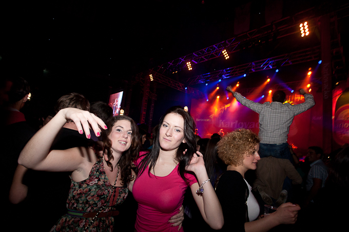 Karlovacko live: Halid Beslic i Crvena jabuka u dvorani Kresimir Cosic u Zadru, Foto: Leo Banic Karlovacko live: Halid Beslic i Crvena jabuka u dvorani Kresimir Cosic u Zadru, Foto: Leo Banic