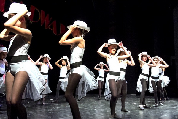 Baletna udruga Pirueta: Broadway, Foto: Mladen Radolović Mrlja Baletna udruga Pirueta: Broadway, Foto: Mladen Radolović Mrlja