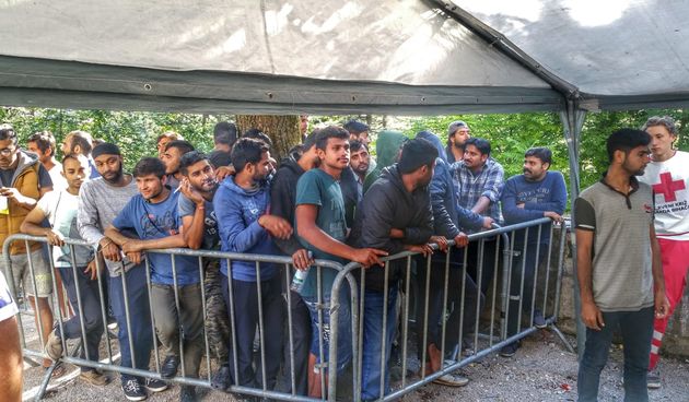 FOTO RTL Danas u kampu u Bihaću u kojem broj migranata konstantno raste!