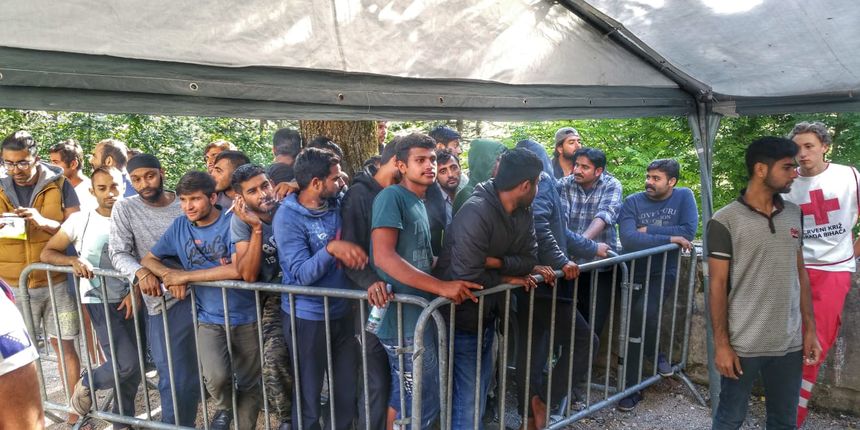 FOTO RTL Danas u kampu u Bihaću u kojem broj migranata konstantno raste!