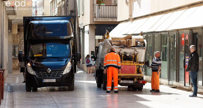 Đir po gradu, ponedjeljak 11. travnja 2022. Đir po gradu, ponedjeljak 11. travnja 2022.