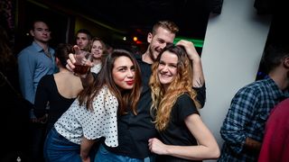 Subotnji party u Svarog baru