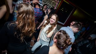 Subotnji party u Svarog baru