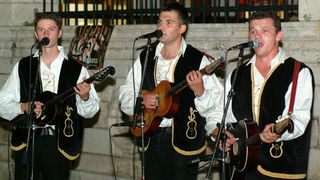 Pet Tambura na Narodnom trgu