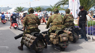 Spektakularni defile vespaša, foto: Vinko Pešić Spektakularni defile vespaša, foto: Vinko Pešić