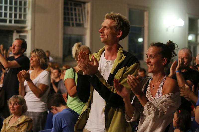 17.07.2013., Zadar – Na Poljani Sime Budinica odrzan je koncert Simon Marlowa i Jazz orkestra HRT-a. Photo: Filip Brala/PIXSELL 17.07.2013., Zadar – Na Poljani Sime Budinica odrzan je koncert Simon Marlowa i Jazz orkestra HRT-a. Photo: Filip Brala/PIXSELL