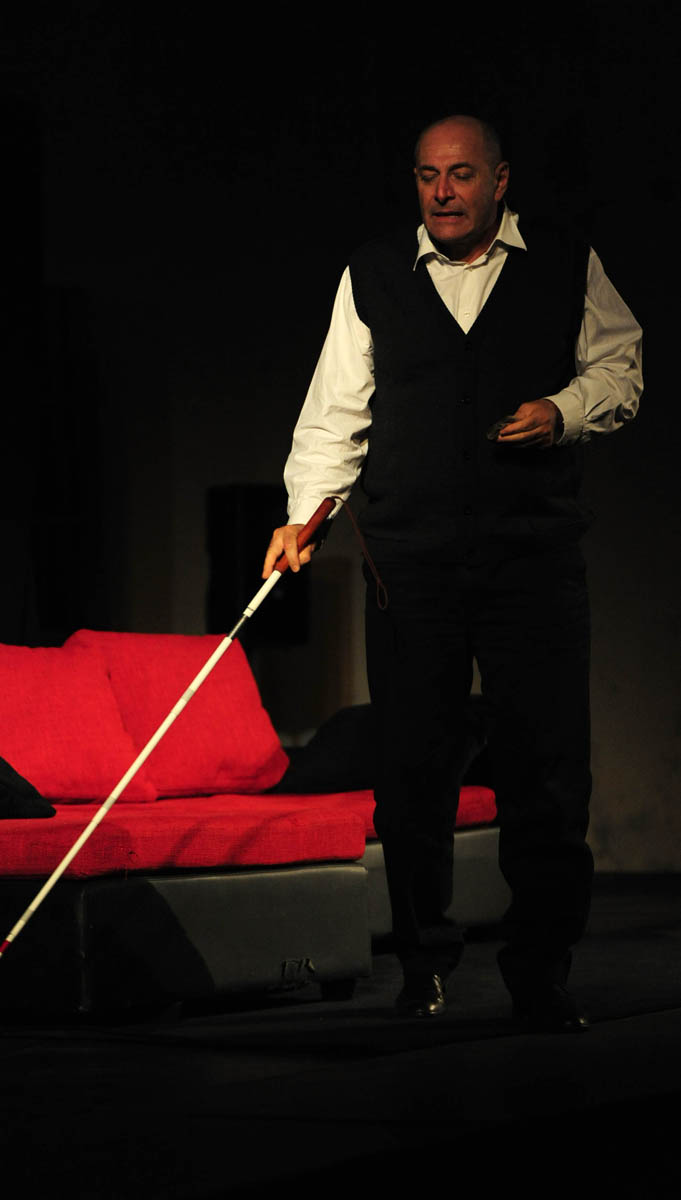 Zadar, 15.07.2013. snimio: Nenad Marčev 
TEATAR RUGANTINO, Zagreb 
Jordan Cvetanović: TERAPIJA 
redateljica: Maja Šimić 
igraju: Gordana Gadžić, 
Siniša Popović, Luka Dragić 
Dvorište Providurove palače